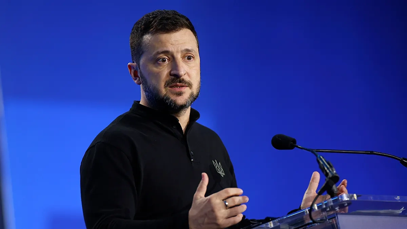 Ngoài một lệnh ngừng bắn toàn diện, ông Zelensky trong những phát biểu gần đây đã ám chỉ khả năng thỏa thuận bên lề để giải quyết các vấn đề cụ thể, như một lệnh tạm ngừng tấn công vào cơ sở hạ tầng năng lượng từ cả hai quân đội và một thỏa thuận bảo vệ các chuyến tàu thương mại trên Biển Đen. Ảnh: Getty Images.