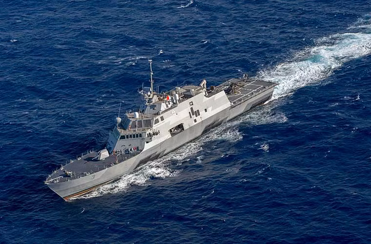 Tổng Lãnh sự quán Mỹ tại TP HCM cho biết, 2 tàu chiến hiện đại của Hải quân Mỹ gồm tàu khu trục tên lửa USS Fitzgerald (DDG 62) và tàu chiến đấu ven biển USS Fort Worth (LCS-3) sẽ cập cảng Đà Nẵng (Việt Nam) vào đầu tuần sau. Chuyến thăm nằm trong chương trình giao lưu thường niên nhân dịp hai nước kỷ niệm 20 năm bình thường hóa quan hệ ngoại giao.