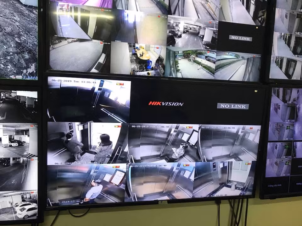 Dai tien giua thang may chung cu Capital Garden-Hinh-2