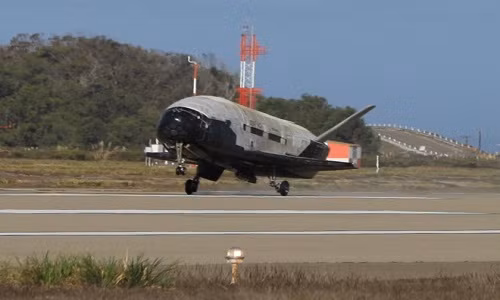 SpaceX se lan dau phong tau vu tru bi an X-37B