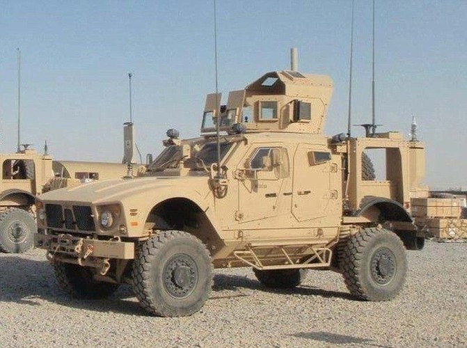 M-ATV do tập đoàn Oshkosh Defence của Mỹ phát triển trên cơ sở nền tảng Phương tiện Chiến thuật thay thế hạng trung (MTVR).