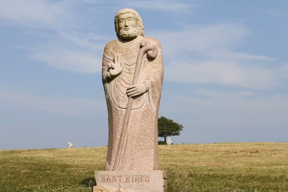 Thung lũng các vị thánh hay thung lũng thánh thần ra đời từ nguồn cảm hứng đối với "Thung lũng các vị vua" ở Hi Lạp và đảo Phục Sinh với tượng đầu người bí ẩn. (Nguồn Amusing Planet)