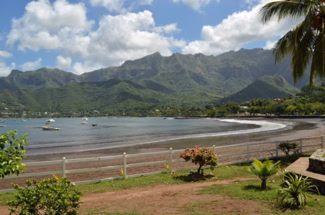 Nuku Hiva, Pháp. Khi Stefan Ramin đến thăm hòn đảo xinh đẹp Nuku Hiva với bạn gái của mình, anh không ngờ mình sẽ bị ăn thịt. Trong một chuyến săn dê truyền thống của khu vực, Stefan Ramin mất tích. Hài cốt của anh sau đó được tìm thấy gần một đống lửa trại được cho là thuộc về một bộ lạc bị nghi ngờ có hành vi ăn thịt người.