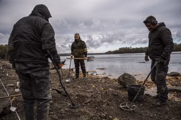 Kho bau tren tau ma bat ngo hien ra ben bo song Danube