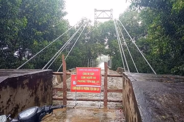 Cầu treo Kẻ Nính bắc qua sông Hiếu, nối liền bản Hạnh Tiến với 2 bản Đình Tiến và Kẻ Nính, xã Châu Hạnh, huyện Quỳ Châu. Riêng bản Đình Tiến có 219 hộ dân với hơn 800 nhân khẩu, trong đó có nhiều hộ có ruộng sản xuất ở bên kia cầu với diện tích hàng chục ha...Kể từ khi cầu Kẻ Nính bị sạt lở, hư hỏng, để tránh tai nạn, chính quyền đã đóng cầu và lắp biển cấm lưu thông, khiến cho việc đi lại, vận chuyển, giao thương của bà con con nhân gặp rất nhiều khó khăn.