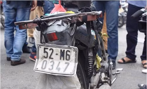 Biển số cong vênh, xe "vá chằng vá đụp"...