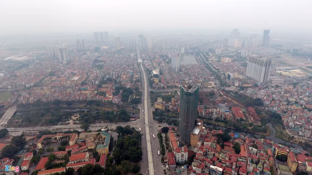 Dự án Cát Linh - Hà Đông khởi công từ tháng 10/2009 với tổng mức đầu tư ban đầu 550 triệu USD với nguồn vốn vay ưu đãi của Trung Quốc, theo hình thức EPC. Tuy nhiên, sau đó vốn được điều chỉnh tăng, nâng tổng mức đầu tư thêm hơn 300 triệu USD.