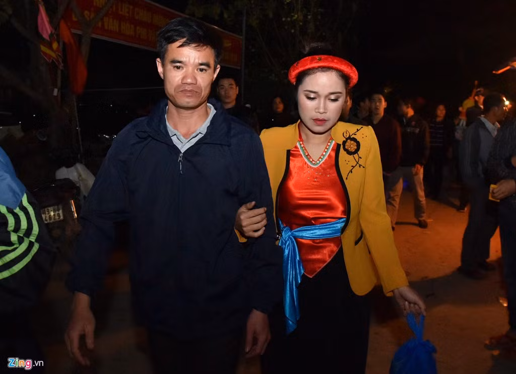 Anh Chử Đức Chiến cho biết anh đã cùng chị tập trước ở nhà. Lúc bắt đầu, anh hơi run nhưng sau trấn tĩnh lại nên đã đâm trúng cả 3 lần.