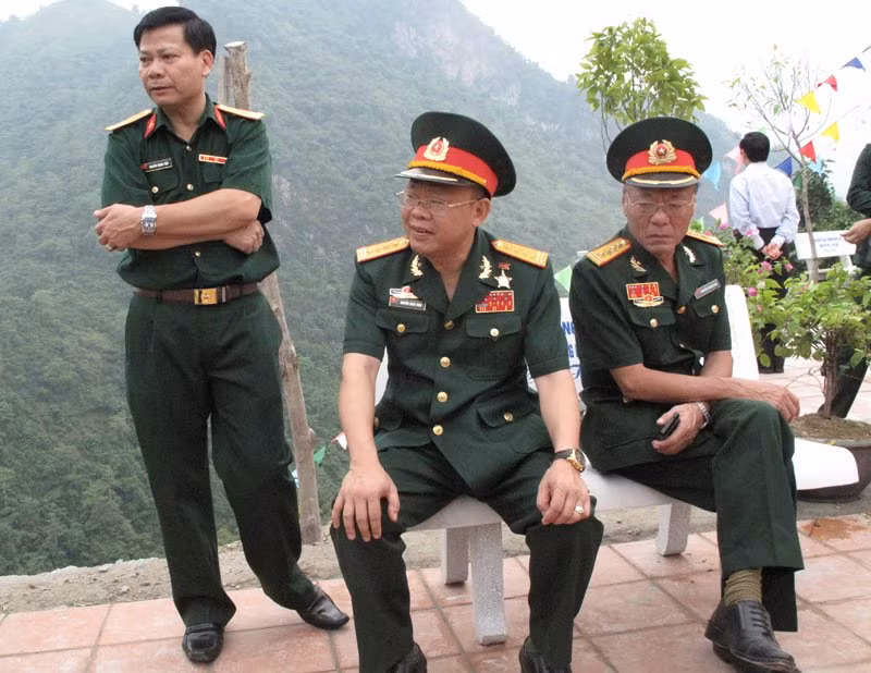 Họ quyết định lấy đất từ điểm cao 468.