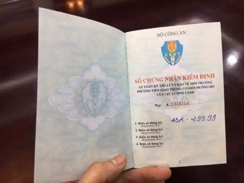 Bi thu Da Nang bac thong tin di oto bien gia 299.99-Hinh-2