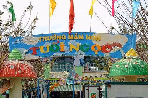 Tuần qua, thông tin liên quan đến ngành giáo dục có nhiều điểm "nóng". Cán bộ, giáo viên trường mầm non Tuổi Ngọc (phường Hòa Minh, quận Liên Chiểu, Đà Nẵng) tố cáo bà Ngô Thị Hòa, hiệu trưởng trường mầm non này đã cắt xén tiền ăn, tiền sữa... của trẻ gửi tại trường. Ảnh: Khỏe&amp;đẹp.