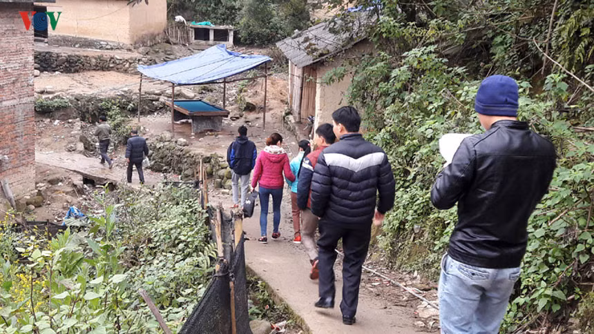 Sau sự việc ngộ độc tập thể xảy ra, người dân hoang mang, lo sợ bỏ bê công việc. Tuy nhiên, nhờ sự hỗ trợ và vận động của các cấp, chính quyền, cùng cơ quan chức năng địa phương, cuộc sống đang dần trở lại với người dân.