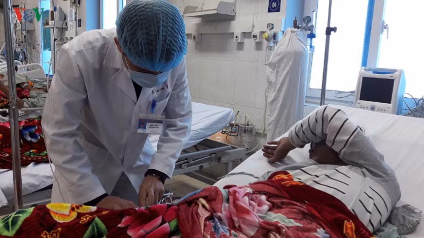 Nhờ sự quan tâm, nỗ lực của tập thể y bác sỹ các cơ sở y tế địa phương, tình hình sức khỏe của các bệnh nhân sau ngộ độc đang dần tiến triển tốt.