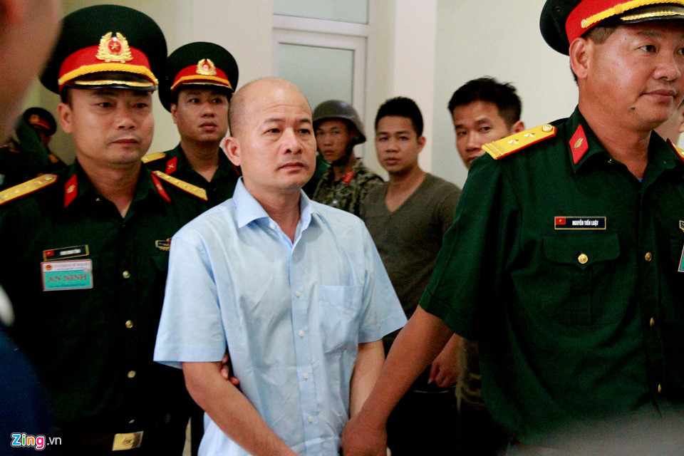 Út "trọc" - người ít xuất hiện trên phương tiện truyền thông - được báo chí để ý đến nhiều. Trong vụ án này, bị cáo 47 tuổi bị VKS Quân sự Trung ương truy tố về 2 tội: Lợi dụng chức vụ, quyền hạn trong thi hành công vụ và Sử dụng tài liệu giả của cơ quan, tổ chức.