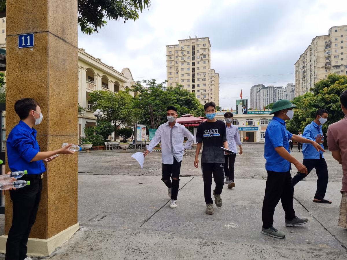 Trong đó, số thí sinh đăng ký thi môn Ngữ văn là 96.090 thí sinh.