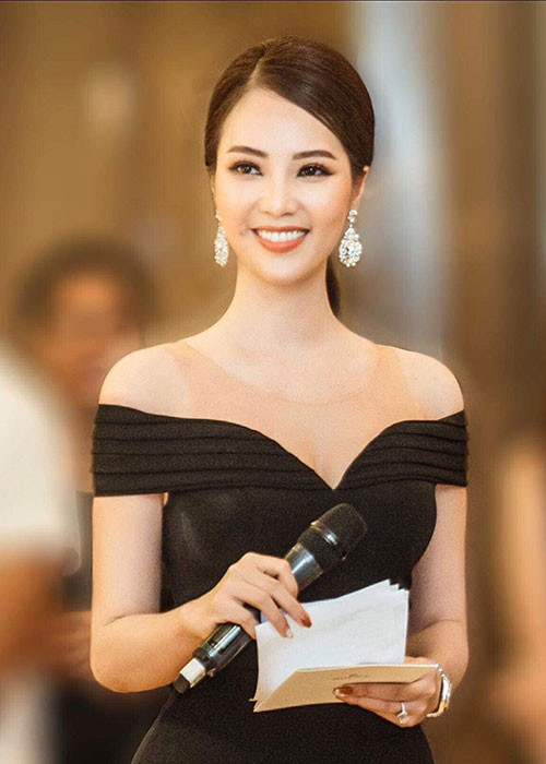 Kể từ khi lập gia đình, có con trai, á hậu gốc Hà thành ngày càng đẹp mặn mà, quyến rũ.