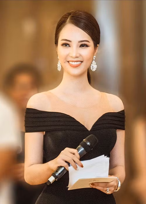 Kể từ khi lập gia đình, có con trai, á hậu gốc Hà thành ngày càng đẹp mặn mà, quyến rũ.