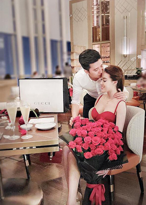 Không chịu thua, Hà My tuyên bố sẽ nhờ pháp luật can thiệp. Hiện tại, ồn ào giữa Trọng Hưng và Âu Hà My khiến dư luận ngán ngẩm cặp đôi một thời này.