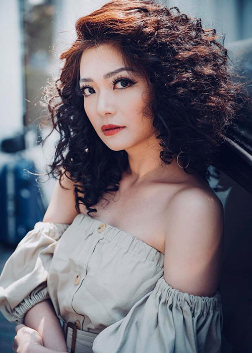 Chân dung bố của con trai cũng được Kiều Anh giữ kín trong những năm qua.