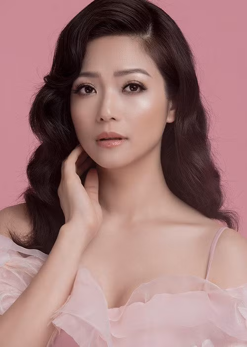 Trong những năm qua, cô chỉ tập trung cho công việc ở Nhà hát Ca múa nhạc Việt Nam.