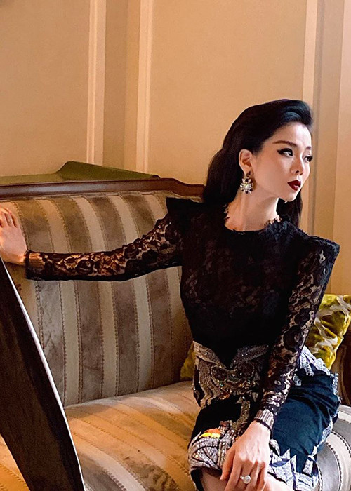 ...Nếu bạn còn trẻ, có thể đổ lỗi cho sự bồng bột, non nớt, dại khờ nhưng như thế đã là đáng trách. Khi trưởng thành, tự làm ra cho mình nhiều thứ nhưng vẫn rơi vào tình huống này một cách cố tình, là điều không thể tha thứ…