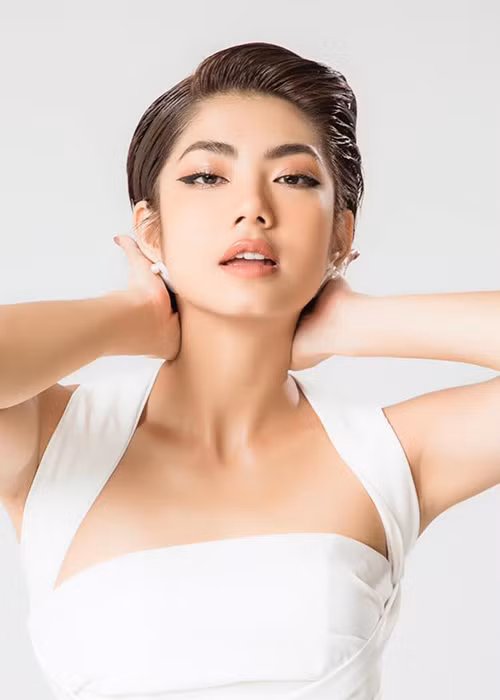 Đàm Phương Linh cũng là một trong số những tình cũ của Karik. Cô và rapper hẹn hò trong khoảng 1 năm.