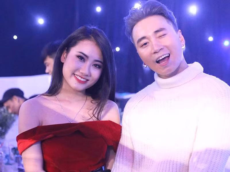 Karik từng có mối tình kéo dài 1 tháng với Huyền Thương sau khi cả hai tham gia "Vì yêu mà đến".