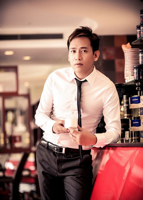 Duy Mạnh đi hát và sáng tác từ năm 1998. "Giây phút chia xa" - ca khúc đầu tiên anh viết bán cho ca sĩ đã được nhiều người biết đến. Ảnh: Giáo dục Việt Nam