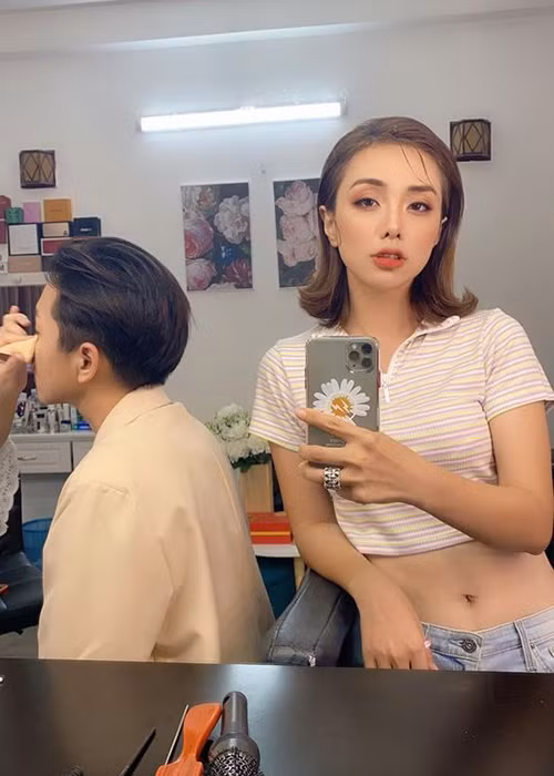 Chuyện tình của Lan Trinh không nhận được sự ủng hộ từ phía mẹ của nữ ca sĩ.