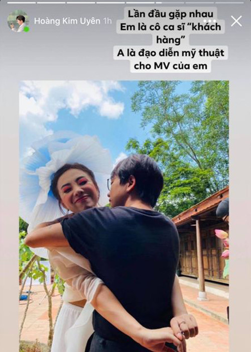 Cặp đôi còn liên tục viết về câu chuyện tình giữa hai người.