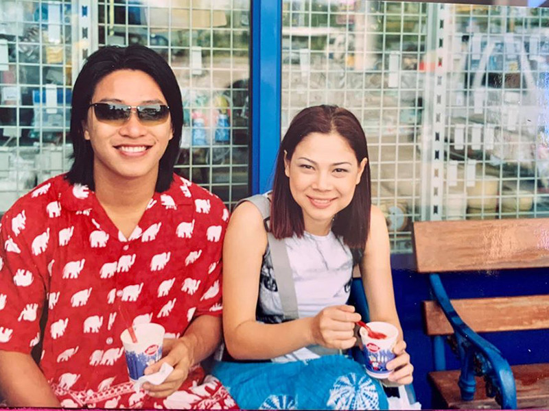 Thanh Thảo trở nên thân thiết với Tuấn Hưng khi cùng công ty giải trí.