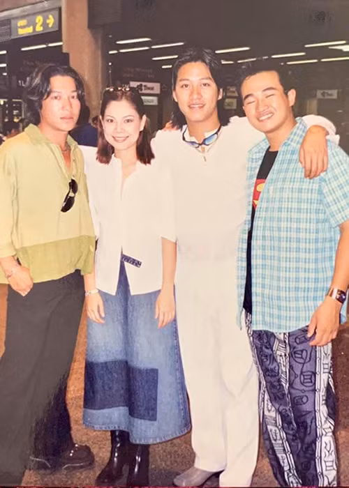 Nữ ca sĩ có con gái với chồng Việt kiều trong khi Tuấn Hưng là ông bố bỉm sữa 3 con.