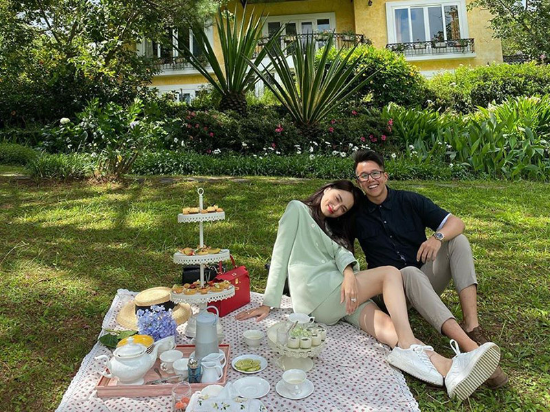 Cặp đôi còn dành cho nhau những lời có cánh.