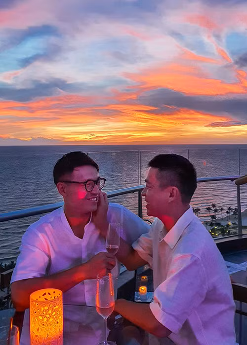 Trong những năm qua, cặp đôi luôn dành cho nhau những lời ngọt ngào, cùng nhau đi du lịch nhiều nơi.