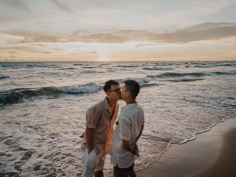 Sơn Đoàn luôn giành làm việc nội trợ trong nhà còn Adrian Anh Tuấn thường xuyên chia sẻ bữa ăn được người bạn đời chuẩn bị.