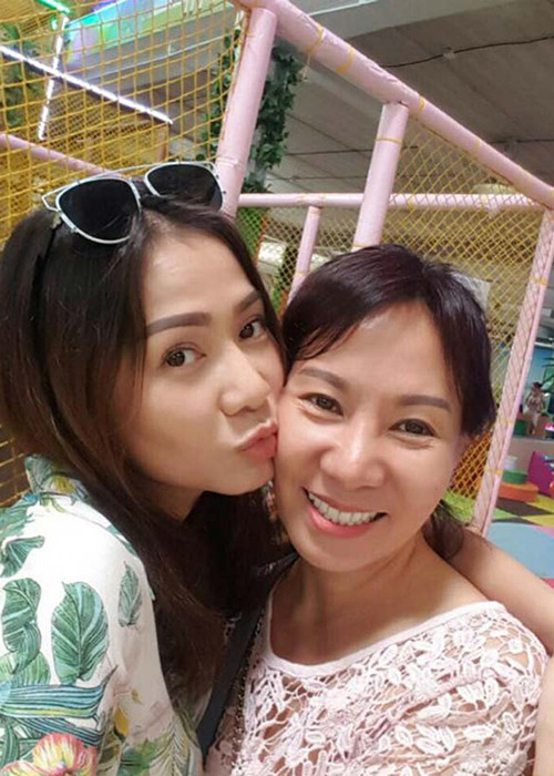 Chị gái của Thu Minh tên Vũ Linh Chi, sinh năm 1969, đang định cư ở Mỹ.