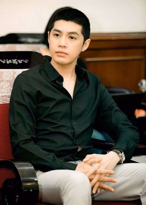 Noo Phước Thịnh hủy 2 show diễn ở Đà Nẵng. Đồng thời, một sự kiện và một show ở quán bar của anh đều ngừng vô thời hạn. Đây cũng là tình hình chung của nhiều nghệ sĩ khác.