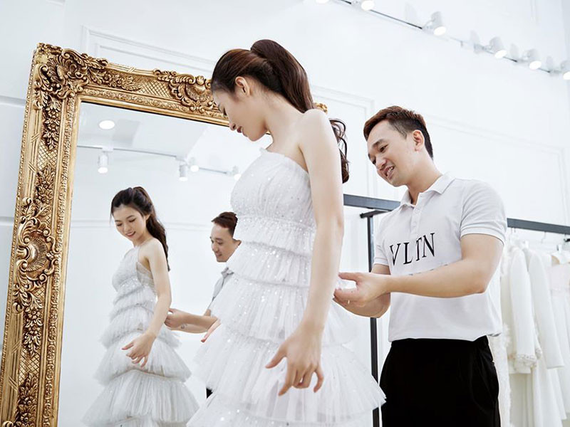 2 NTK Lê Ngọc Lâm và Trương Thanh Hải cũng tạm hoãn chương trình thời trang diễn ra vào đầu tháng 8.