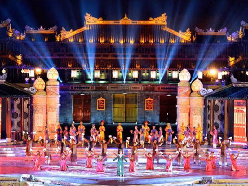 Theo Chủ tịch UBND tỉnh Thừa Thiên Huế - ông Phan Ngọc Thọ, Ban Thường vụ Tỉnh ủy Thừa Thiên Huế quyết định không tổ chức Festival 2020 (dự kiến diễn ra từ ngày 26-31/8) trong năm nay, mà dời sang năm sau. Ảnh: Zing