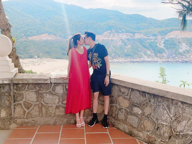 Dương Khắc Linh thú nhận, khi còn độc thân, anh không thể yêu hết mình hay tính quá xa chuyện tương lai.