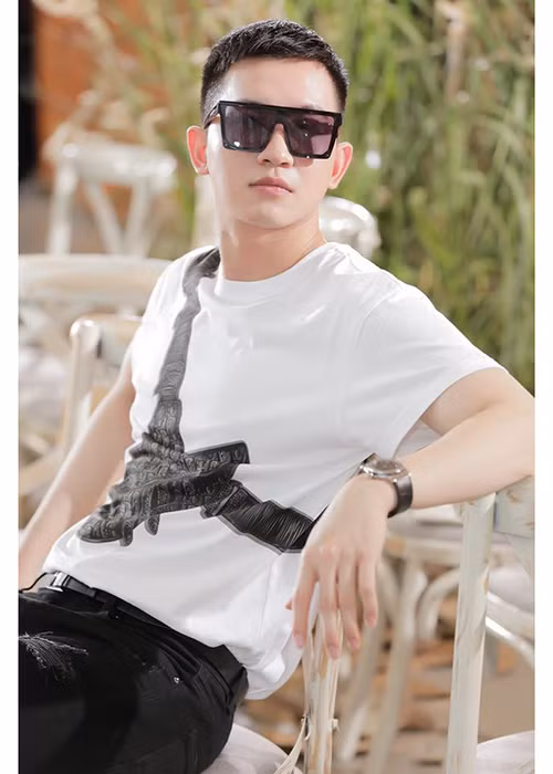 Thúy Diễm còn cho biết, cô ấn tượng với đôi mắt biết nói, nụ cười hiền lành, ngây ngô của Võ Cảnh.