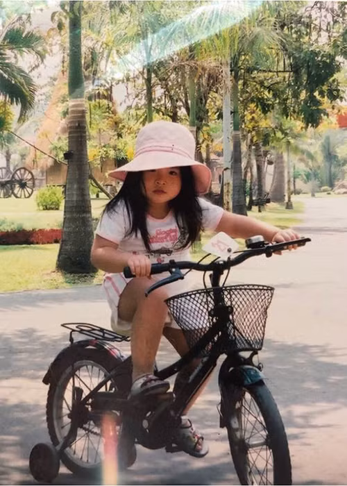 Hiền Thục gần đây tâm sự, con gái không yểu điệu, không màu mè, nhưng rất ấm áp.