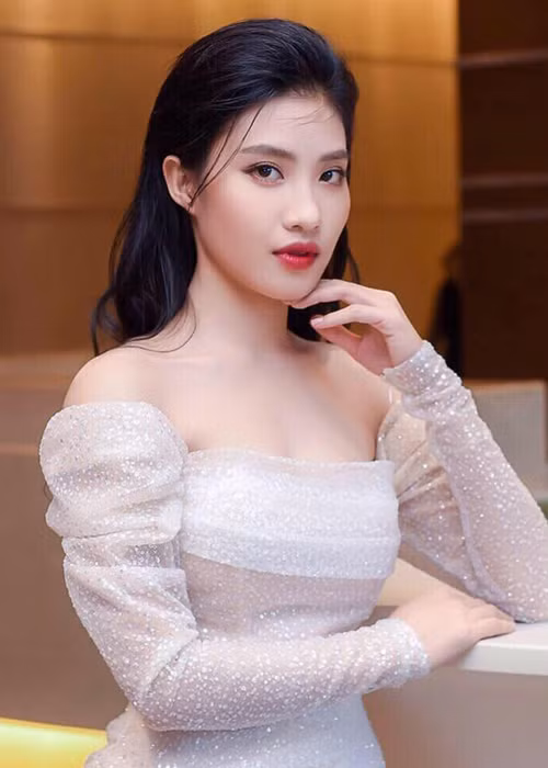 Thúy Nga là một gương mặt mới với khán giả truyền hình.