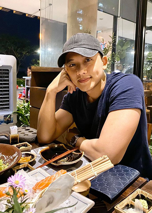 Cũng sau tin đồn hẹn hò, nam diễn viên càng kín tiếng về đời tư.