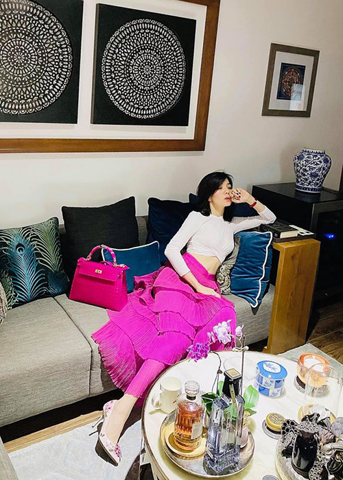 Mới đây, nữ ca sĩ vướng tin đồn hôn nhân rạn nứt sau khi lộ ảnh thân thiết bên người mẫu Lâm Bảo Châu.