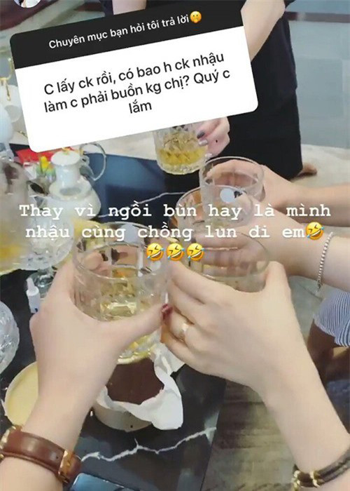 Dù bận rộn làm ông bố bà mẹ bỉm sữa, vợ chồng Tú Anh vẫn dành thời gian riêng cho nhau.