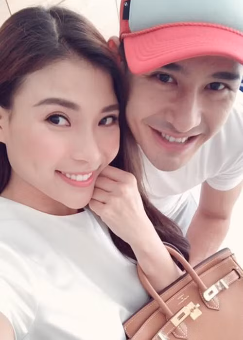 Lương Thế Thành nổi tiếng chiều chuộng Thúy Diễm. Nam diễn viên không tiếc tiền tậu xe, mua hàng hiệu cho bà xã.