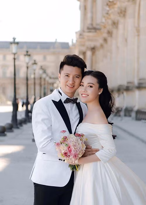 Tinh duyen cua dan dien vien phim “Di qua mua ha” co Trong Hung