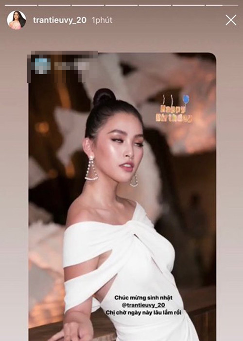 Trong ngày sinh nhật, Tiểu Vy bị người thân tung một số hình ảnh dìm hàng. Tuy vậy, nàng hậu khá vui vẻ và hưởng ứng với cách chúc mừng này bằng cách chia sẻ lại.