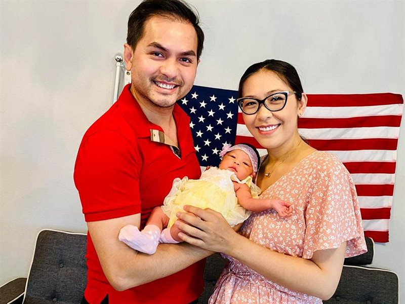 Đức Tiến bày tỏ, anh cảm thấy hạnh phúc khi có một người vợ biết sẻ chia, chăm lo cho gia đình và cuộc sống thật viên mãn khi vợ chồng có thêm cô con gái để yêu thương. Ảnh: Vietnamnet